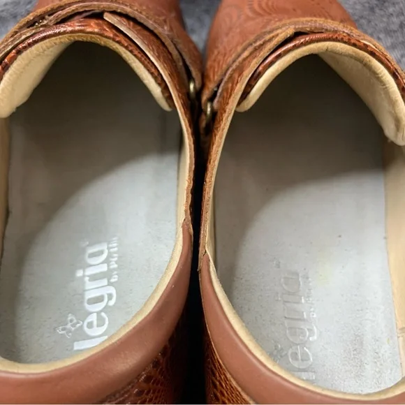 Alegria Joleen Brandy Loafer US 9EU 39 Brown Platform Slip on Leather Tooled - Picture 10 of 12